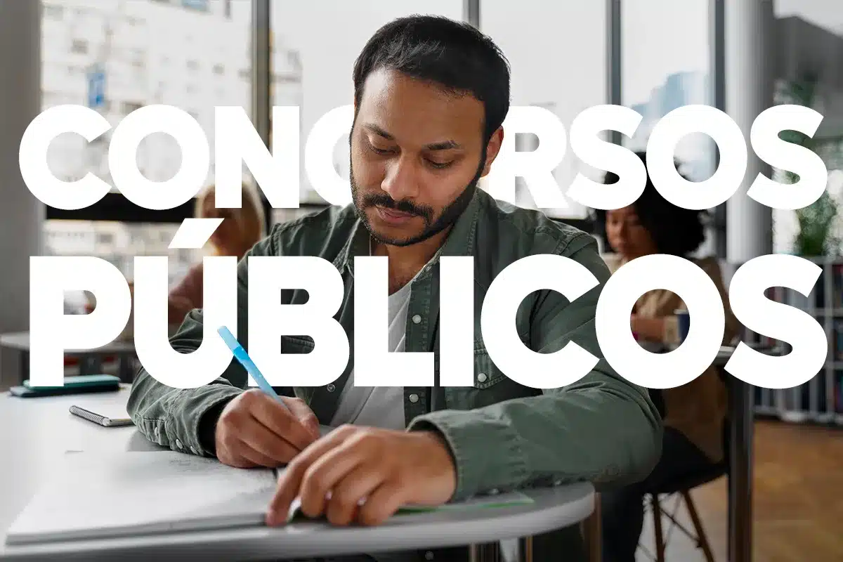 Candidato realizando prova com foco nos temas de atualidades mais cobrados em concursos públicos.