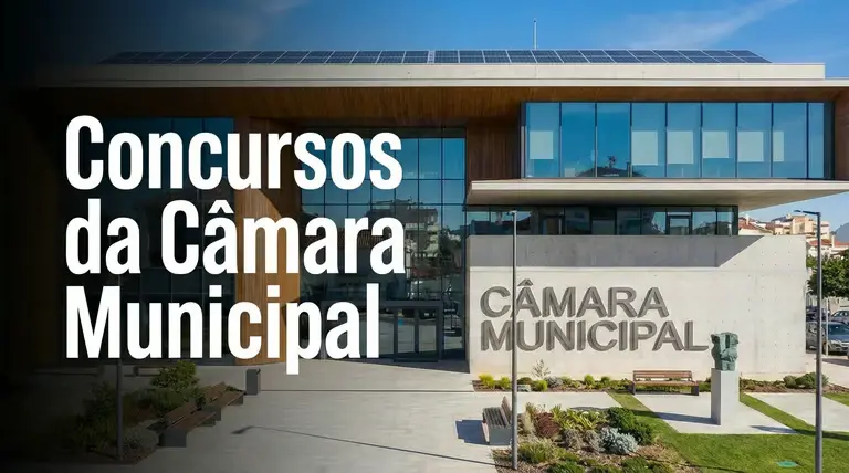 Fachada moderna da Câmara Municipal com informações sobre concursos públicos.