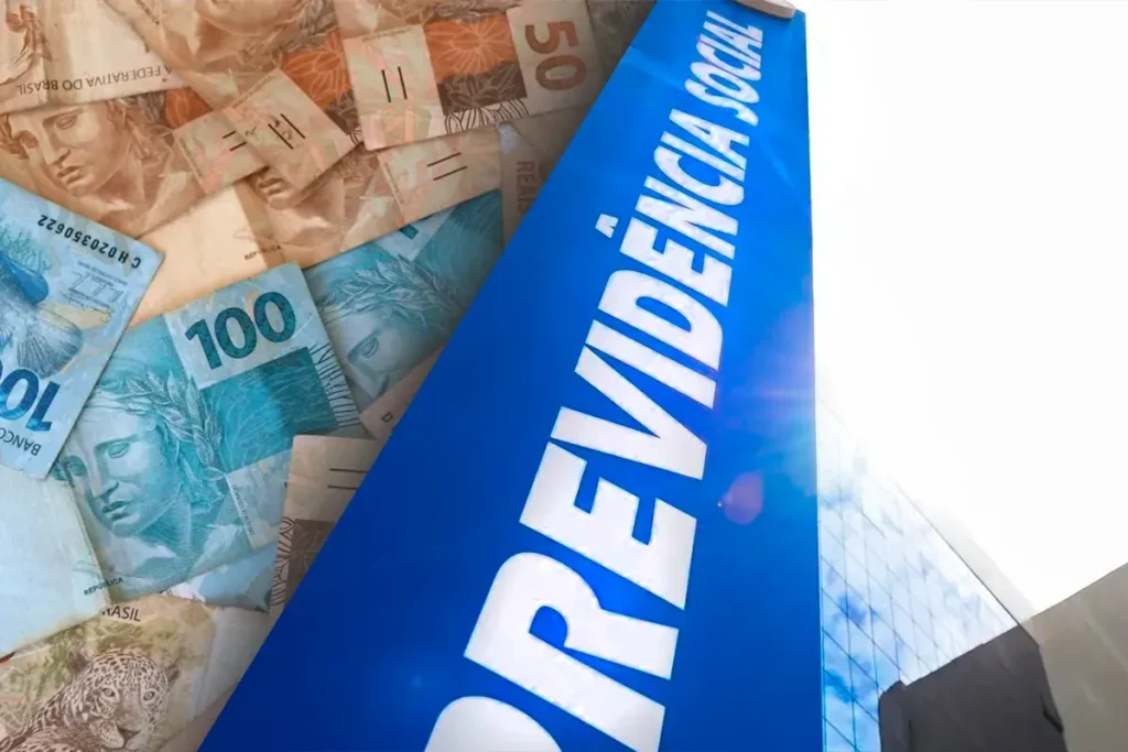 Logo da Previdência Social com notas de R$10, R$50 e R$100, representando as datas de pagamento do 13º salário do INSS para quem recebe acima de um salário mínimo.