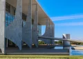 Fachada do Palácio do Planalto, em Brasília, sede do governo federal que apoia a PEC que prevê o fim da escala 6x1 e a redução da jornada de trabalho semanal de 44 para 36 horas.