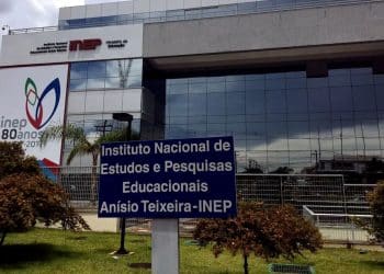 Prédio do Inep em Brasília, órgão responsável pelo edital do Encceja 2026 e pelas diretrizes do exame.