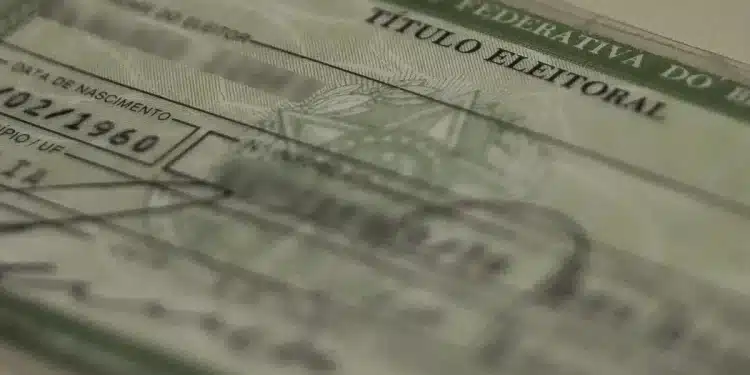 Título eleitoral do Brasil, representando as informações sobre regularização para as eleições de 2026