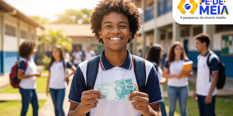 Estudante do ensino médio público exibe notas de R$ 100 do Pé-de-Meia.