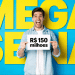 Homem jovem comemora segurando placa "R$ 150 milhões" com fundo azul e amarelo escrito "MEGA_SENA".