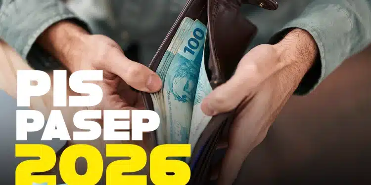 Homem segurando carteira com cédulas de dinheiro representando o pagamento do PIS/Pasep 2026, que será liberado em maio pelo governo.