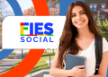 Mulher segurando livros e sorrindo ao lado da logo do Fies Social.