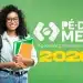 Estudante do ensino médio segurando materiais escolares ao lado do logotipo do programa Pé-de-Meia e referência ao ano de 2026.