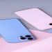 Dois iPhones vistos de costas, com destaque para os conjuntos de câmeras, ilustrando os avanços esperados no iPhone 18 Pro