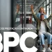Pessoa em cadeira de rodas celebrando conquista em ambiente corporativo, ilustrando o BPC e a obrigatoriedade do CPF no CadÚnico em 2026.