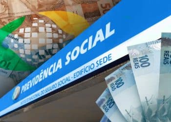Fachada da Previdência Social e cédulas de 100 reais, representando a folha de pagamento do INSS de junho de 2026.