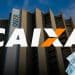 Sede da Caixa com notas de R$ 100, representando o Saque Calamidade do FGTS de até R$ 6.220