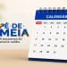 Calendário de mesa ao lado do logo do Pé-de-Meia, ilustrando as datas de depósito de 24 a 31 de agosto de 2026 conforme o mês de nascimento do estudante