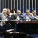 Senador discursa no plenário durante votação do desconto automático de pensão alimentícia no Senado